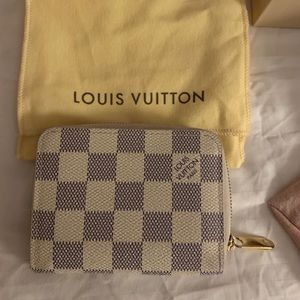 Louis Vuitton mini zip authentic